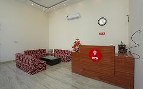 Oyo 11340 Hotel Lakshmi Palace